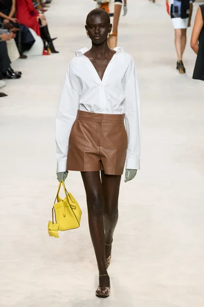 Look 29